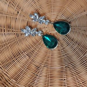 Costume jewelry vintage styled earrings